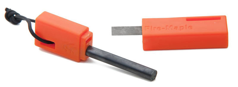 Огниво c кресалом Fire-Maple. FMP-709FMP-709 Огниво c кресалом Fire-Maple. FMP-709FMP-709Огниво c кресалом Fire-Maple - это вечная зажигалка, которая работает в любую погоду и на любой высоте, и в дождь и в снег. Искра имеет температуру около 3000°С. Это огниво было выбрано как одно из самых лучших среди туристов во всем мире. Главной особенностью этой модели является компактный футляр, который разбирается на огниво и кресало. С одной стороны футляр имеет удобный нейлоновый шнурок, подходящий для быстрого извлечения из кармана, с другой - отверстие для крепления дополнительных шнурков, либо для размещения огнива на снаряжении.В состав огнива входит 18,5% Fe, 49% Ce, 30% La и другие элементы.