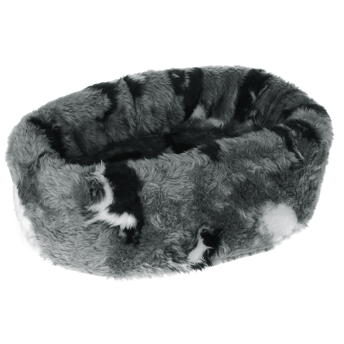 Лежанка для кошек I.P.T.S. Pussy, круглая, 40 см705601 Лежанка для кошек I.P.T.S. Pussy, круглая, 40 см705601Такая лежанка станет излюбленным местом отдыха для вашего питомца, ведь уютное спальное место из меха по достоинству оценит даже самый привередливый кот. Лежанка имеет округлую форму и выполнена в приятных бело-серых оттенках с изображением кошек. Изделие будет одинаково хорошо смотреться как в гостиной, так и в другой комнате. Диаметр лежанки: 40 см.Товар сертифицирован.