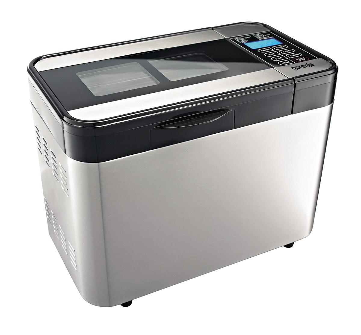 Хлебопечка Gorenje BM1400EBM1400E Хлебопечка Gorenje BM1400EBM1400EВ наши дни Gorenje — крупнейшее предприятие в Республике Словения, на котором трудится свыше 6 тысяч работников. Производственные мощности находятся в городе Веленье, где также располагается головной офис фирмы. Gorenje входит в семерку ведущих производителей бытовой техники в Европе. В год компания производит свыше 1 млн холодильников и морозильников; 900 000 плит, духовок и варочных панелей; свыше 500 000 стиральных машин и сушильных аппаратов — всего более 2,5 млн единиц продукции в год. Компания успешно экспортирует свою продукцию, и в настоящее время является одним из крупнейших экспортеров бытовой техники в Европе. Бытовая техника Gorenje — это экологическая безупречность, высокий уровень качества и функциональности, соблюдение природоохранных требований, оптимальное потребление электроэнергии, воды, стиральных средств. В 2002 году национальное агентство Словении по эффективному потреблению энергии (AURE) присудило Gorenje премию «Самое экологичное предприятие Словении». Сочетание «high tech» и «high touch» — вот вершина, которой стремятся достичь дизайнеры Gorenje, разрабатывая очередной проект. Понятие «high touch» подразумевает максимальное удобство для пользователя, богатство форм, цветовых вариантов, отделки, эмоциональное воздействие. Эргономичность — также важный аспект дизайна. Кропотливые исследования привычек и возможностей потребителей, проведенные Gorenje, позволяют изучить современные тенденции потребительского рынка. Стратегия Gorenje — скорость. Концерн всегда идет в русле современных тенденций, выпуская новые линии бытовой техники. В 2000 и 2001 годах Gorenje представляет потребителям новое поколение отдельностоящих плит шириной 50 и 60 см. В 2002 году компания выпускает новую линию встраиваемой техники, а в 2004 году — новое поколение стиральных машин и сушильных аппаратов. Новые стиральные машины Gorenje — настоящие лидеры рынка. Ведущие специалисты Gorenje первыми в мире разработали уникальную инновационную стиральную машину Premium Touch. Это первая на рынке стиральная машина с сенсорным дисплеем и скоростью вращения центрифуги при отжиме до 2000 об/мин, обладающая исключительными преимуществами, благодаря современной умной технологии электронного интеллекта — UseLogic®.