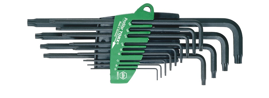 Набор ключей TORX ProStar SB366R SZ13 MagicSpring, 13 предметов Wiha 3192331923 Набор ключей TORX ProStar SB366R SZ13 MagicSpring, 13 предметов Wiha 3192331923Набор ключей Wiha ProStar MagicSpring предназначен для установки и затяжки винтов Torx в труднодоступных местах. MagicSpring надежно удерживает в любом положении стальные винты и не намагничиваемые материалы, например, высококачественную сталь, титан и алюминий. В набор входят ключи: T5; T6; T7; T8; T9; T10; T15; T20; T25; T27; T30; T40; T45.