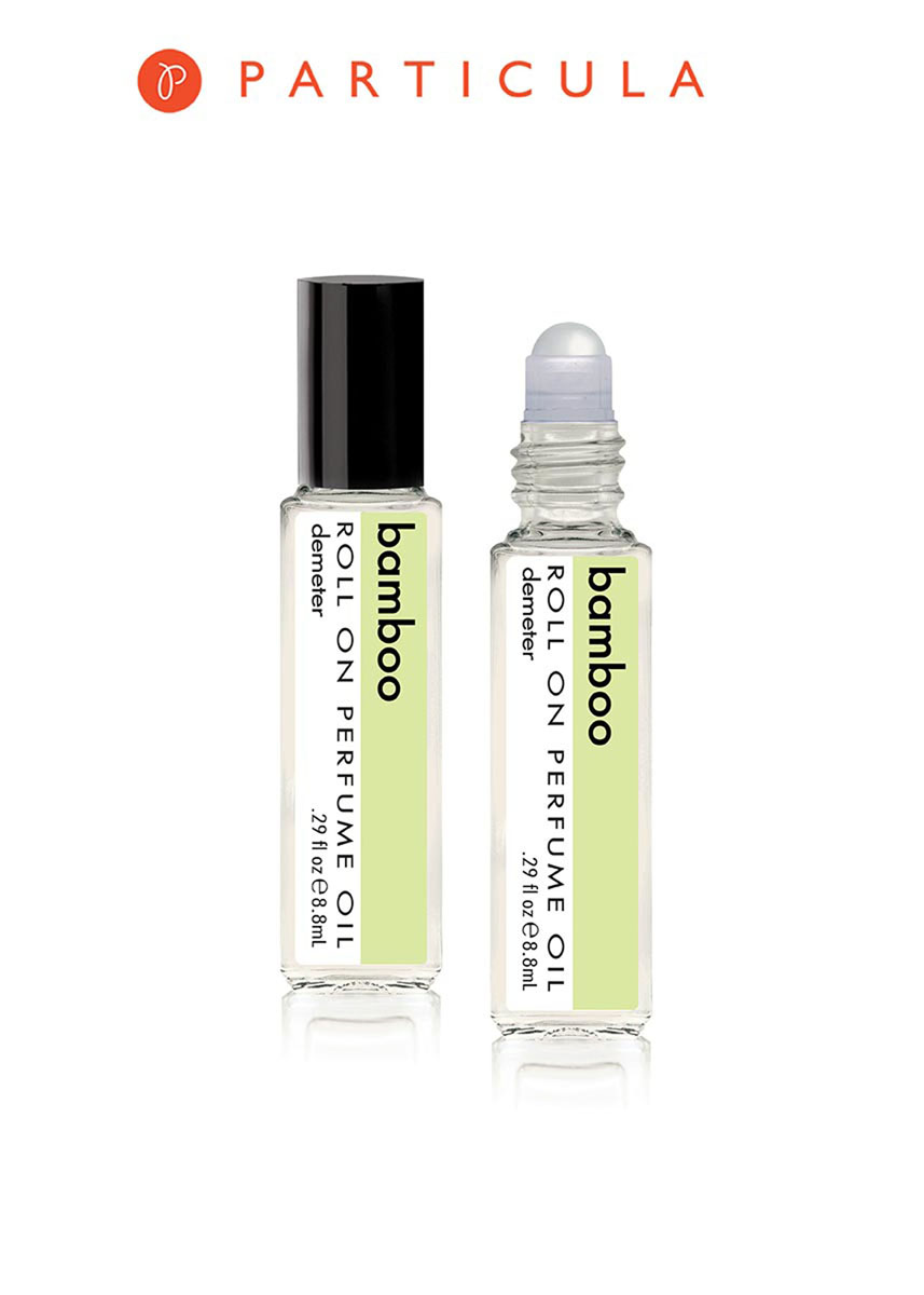 Demeter Fragrance Library Парфюмерное масло Бамбук (Bamboo), 8,8 млDM02278 Demeter Fragrance Library Парфюмерное масло Бамбук (Bamboo), 8,8 млDM02278Думаете, сейчас будет рассказ о том, как быстро растет бамбук? Или как его любит большая панда? Нужно сказать, что бамбук в Китае, например, символизирует долголетие, в Индии — дружбу, а в Японии — неукротимую силу. В России бамбук теперь символизирует духи Demeter, которые принесут вам не только счастье, дружбу и долголетие, но и тонкий, травяной аромат.Способ применения: нанести на сухую, чистую кожу. На точки пульса.Парфюмерные масла - это концентрат, в состав которого входят только натуральные ароматические вещества. Парфюмерные масла, состоящие из масляной основы и сбалансированной парфюмерной композиции, обеспечивают стойкость аромата, поэтому запах держится очень долго. Отсутствие спирта делает ароматы менее летучими, не вызывает аллергической реакции и не высушивает кожу. Они не испаряются с кожи, а постепенно впитываются в нее.Товар сертифицирован.