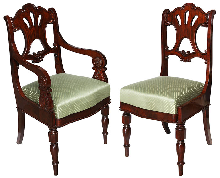 Комплект из кресла и стула. Массив ореха, резьба. Российская Империя, середина XIX века