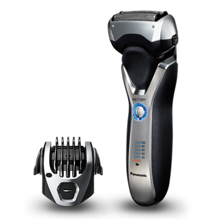 Panasonic ES-RT77-S520 электробритваES-RT77-S520 Panasonic ES-RT77-S520 электробритваES-RT77-S520Panasonic ES-RT77-S520 - электробритва от Panasonic с тройной бритвенной системой. Три лезвия гладко срезают волоски у самых корней. Выполняя две функции сразу, лезвия обеспечивают быстрое и тщательное бритье. Острые внутренние лезвия с углом заточки 30° не оставят за собой ни одного волоска. Электробритва отлично подходит для ухода за усами и бакенбардами. Используйте специальную насадку, если вам нужно подравнять бороду или усы. Новые лезвия с углом заточки 45° обеспечивают точную и аккуратную стрижку. 5 установок длины стрижки от 1 до 7 мм. Внешние сетки округлой формы плотно прилегают к коже даже под подбородком, обеспечивая гладкое бритье на всех участках. Подвижная бреющая головка повторяет контуры вашего лица и обеспечивает легкое и быстрое бритье.