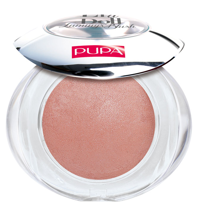 PUPA Запеченные румяна тон 301 Золотой коричневый Like A Doll,3,5 гр.050007301 PUPA Запеченные румяна тон 301 Золотой коричневый Like A Doll,3,5 гр.050007301LIKE A DOLL LUMINYS BLUSHЗапеченные Румяня с Эффектом Сияния Фарфоровая кожа, как у куколки! Яркий цвет и необыкновенное сияние! Мягкая шелковистая текстура, обогащенная мелкими драгоценными жемчужинками, подсвечивает кожу и придает лучезарность. Подсвечивающий эффект рекомендуется для менее пористой, нормальной и сухой кожи, поскольку жемчужинки в составе румян делают поры заметнее. Низкий риск возникновения аллергии. Дерматологически тестированы. Без парабенов.