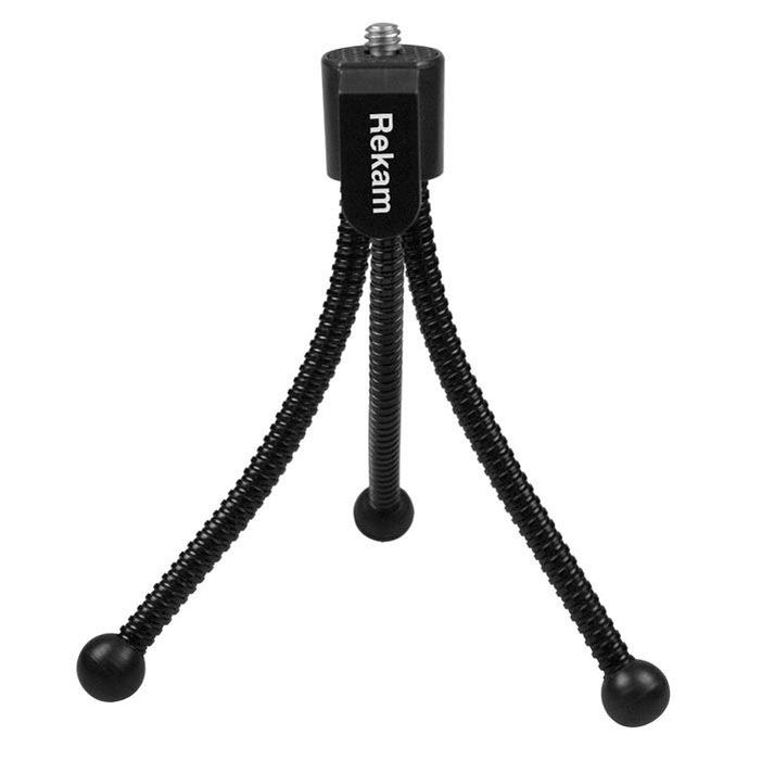 Rekam RT-M1 штативRT-M1 Rekam RT-M1 штативRT-M1Rekam RT-M1 - компактный и эргономичный мини-штатив. Основной характеристикой штативов этой серии является их минимальный размер. Они, в основном, ориентированы на съемку со стола, полок, парапетов и т.д. Благодаря своим малым размерам они с легкостью могут уместиться в кармане. Однако, при этом они выполняют свою основную функцию – фиксирование в статичном положении фотокамеры для выполнения качественного снимка. К примеру, для съемки с длинной выдержкой это необходимое условие, но не всегда есть возможность установить даже легкий штатив – в этом случае вас всегда выручит мини-штатив.