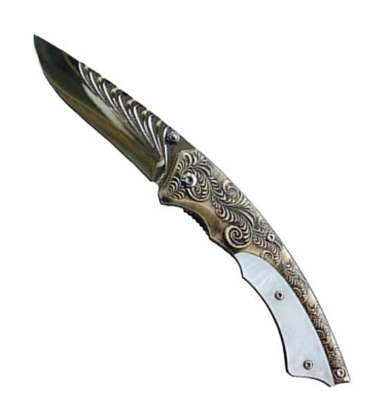 Нож складной Stinger, с клипом, цвет: серебристый, золотистый, 7,5 см. SA-4396900000453902 Нож складной Stinger, с клипом, цвет: серебристый, золотистый, 7,5 см. SA-4396900000453902Складной нож Stinger всегда найдет себе применение на даче или в гараже, на рыбалке или охоте. Малые габариты делают его удобным при частой транспортировке. В открытом состоянии нож фиксируется, что значительно повышает травмобезопасность. Его можно носить на поясе, надежно закрепив с помощью клипсы. Лезвие выполнено из высококачественной нержавеющей стали. Для изготовления инструмента использована нержавеющая сталь Cr2. Товар сертифицирован.