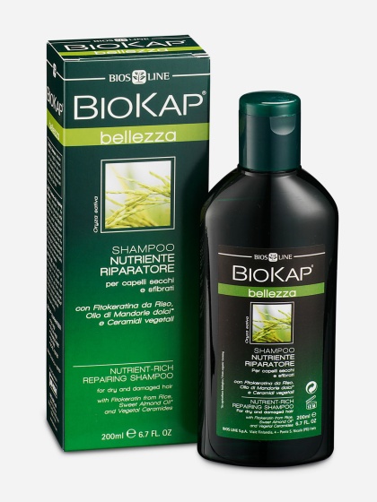 BioKap Шампунь питательный, восстанавливающий, 200 млBL33 BioKap Шампунь питательный, восстанавливающий, 200 млBL33Шампунь обогащен питательными веществами для специального ухода за сухими, поврежденными или усталыми волосами. Формула основана на натуральных растительных ПАВ, эфирных маслах высокой степени очистки и растительных экстрактах. Шампунь восстанавливает структуру, укрепляет и защищает ломкие и хрупкие волосы с секущимися кончиками. Фитокерамиды Риса создают защитный барьер и реструктурируют стержневое тело волоса. Эффект усиливается маслом сладкого Миндаля*, растительными Церамидам из оливкового масла, которые придают волосам блеск и силу уже после первого применения шампуня. Шампунь Biokap - Естественный способ позаботиться о красоте и благополучия ваших волос.