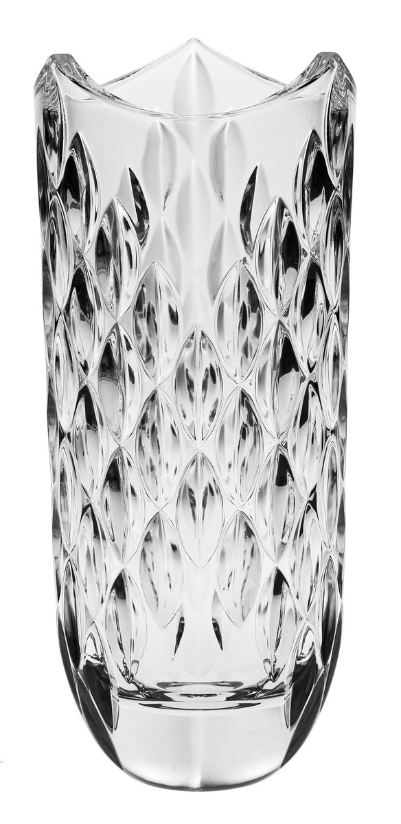 Ваза Crystal Bohemia, высота 33 см990/80811/0/54100/330-109 Ваза Crystal Bohemia, высота 33 см990/80811/0/54100/330-109Ваза Crystal Bohemia выполнена из прочного высококачественного хрусталя, имеет неровные края и декорирована рельефом. Она излучает приятный блеск и издает мелодичный звон. Ваза сочетает в себе изысканный дизайн с максимальной функциональностью. Ваза не только украсит дом и подчеркнет ваш прекрасный вкус, но и станет отличным подарком.Высота: 33 см.Диаметр по верхнему краю: 13,5 см.Диаметр основания: 6,5 см.
