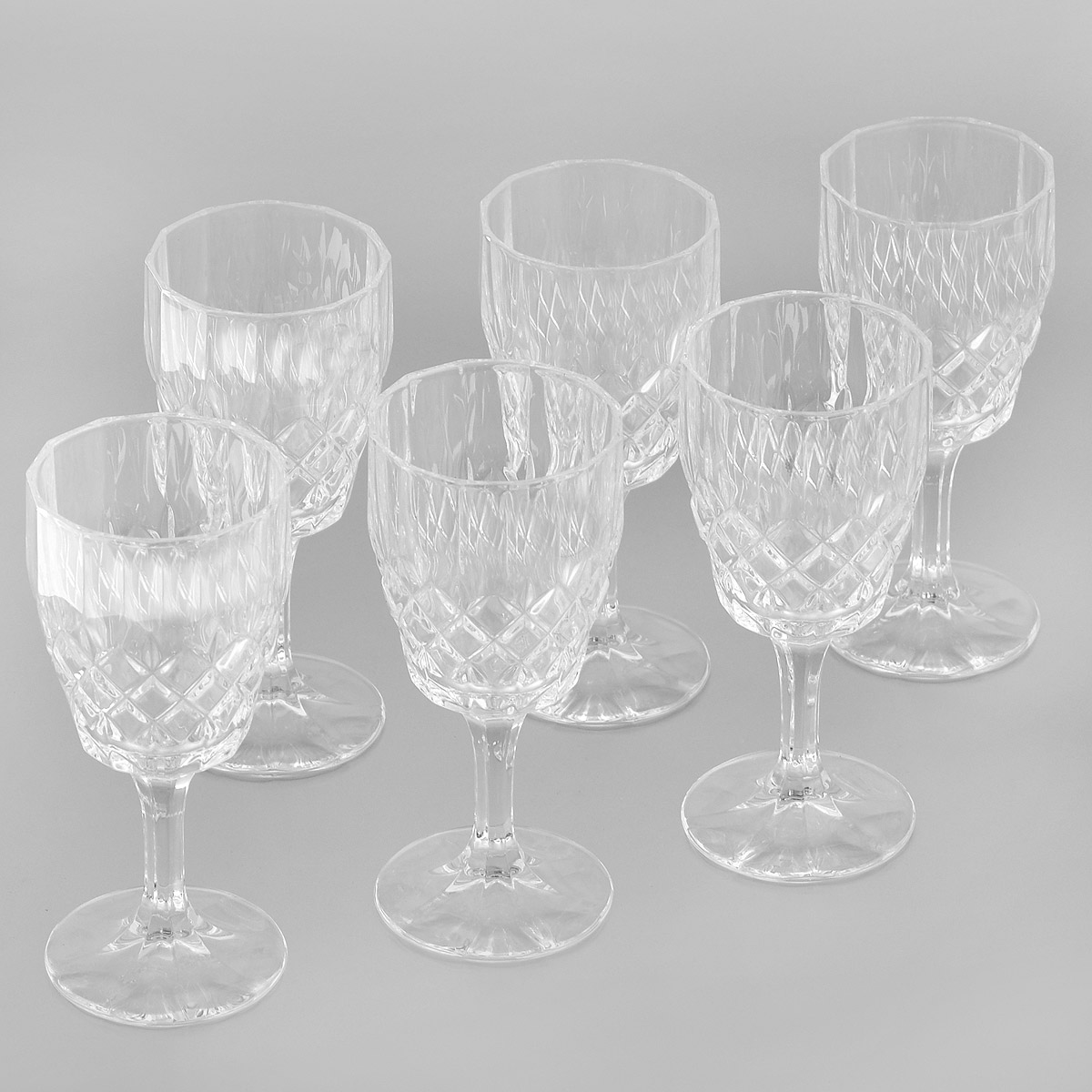 Набор рюмок для вина Crystal Bohemia, 200 мл, 6 шт990/11300/0/42000/200-609 Набор рюмок для вина Crystal Bohemia, 200 мл, 6 шт990/11300/0/42000/200-609Набор для вина Crystal Bohemia состоит из шести граненых рюмок на ножке. Изделия выполнены из прочного высококачественного хрусталя. Они излучают приятный блеск и издают мелодичный звон. Набор предназначен для вина. Набор рюмок Crystal Bohemia прекрасно оформит интерьер кабинета или гостиной и станет отличным дополнением бара. Такой набор также станет хорошим подарком к любому случаю. Диаметр по верхнему краю: 7 см.Высота рюмок: 16 см.Диаметр основания: 7 см.