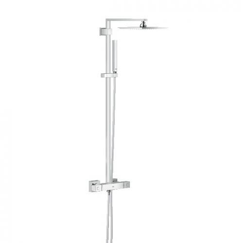 Душевая система с термостатом GROHE Euphoria Cube (26087000)4005176940828 Душевая система с термостатом GROHE Euphoria Cube (26087000)4005176940828GROHE Euphoria Cube XXL 230: душевая система в стиле спа, создающая поток капель, похожий на ласковый летний дождь С помощью обильного потока воды в режиме струи Rain и мощного – в режиме Normal эта душевая система из серии Euphoria Cube XXL будет ежедневно избавлять Вас от накопившейся усталости и напряжения. В конструкции термостата применяется технология GROHE TurboStat, за счет которой он обеспечивает мгновенную подачу воды заданной температуры и поддерживает постоянную температуру воды на протяжении всего купания. Встроенный ограничитель SafeStop останавливает увеличение температуры воды на отметке 38°C, защищая взрослых и детей от ошпаривания. Регулятор AquaDimmer Eco позволяет плавно переключаться между верхним и ручным душами. Встроенный механизм GROHE EcoJoy уменьшает расход воды, способствуя снижению затрат на коммунальные услуги. Износостойкое хромированное покрытие GROHE StarLight позволит изделиям сохранять свой первозданный сияющий вид даже после многих лет эксплуатации. Силиконовые форсунки SpeedClean легко очищаются от известкового налета простым протиранием.Особенности:Включает в себя: Душевой кронштейн Вынос 400 мм Настенный термостат с аквадиммером Выбор между: Rainshower Allure Верхний душ (27 479 000) С режимом Rain С шаровым шарниром Угол поворота ± 15° Ручной душ Euphoria Cube (27 699 000) Регулируется по высоте с помощьюСкользящего элемента Душевой шланг 1750 мм (28 388 000) Минимальный расход воды 7л/мин GROHE TurboStat встроенный термоэлемент GROHE EcoJoy - технология совершенного потока при уменьшенном расходе водыGROHE DreamSpray превосходный поток воды GROHE StarLight хромированная поверхностьС системой SpeedClean против известковых отложений Twistfree против перекручивания шланга Совместим с проточным водонагревателемОт 18 kВ/ч Минимальное давление 1,0 барВидео по установке является исключительно информационным. Установка должна проводиться профессионалами!