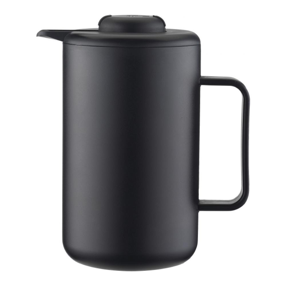 Термокувшин Bodum Bistro, цвет: черный, 1 л11568-01B Термокувшин Bodum Bistro, цвет: черный, 1 л11568-01BТермокувшин Bodum Bistro поддерживает горячую или холодную температуру напитков на протяжении длительного времени. Корпус термокувшина изготовлен из высококачественного пластика, а внутренняя часть из нержавеющей стали. В промежутке между стенками создан вакуум - это помогает сохранять температуру содержимого внутри. Термокувшин надежно закрывается завинчивающейся крышкой, а выливающаяся жидкость будет стекать, не расплескиваясь, по специальному носику. Изделие оснащено удобной ручкой. Термокувшин Bistro займет достойное место на вашей кухне, а также станет полезным предметом в туристических походах. Высота термокувшина: 23 см.Диаметр дна: 11 см.