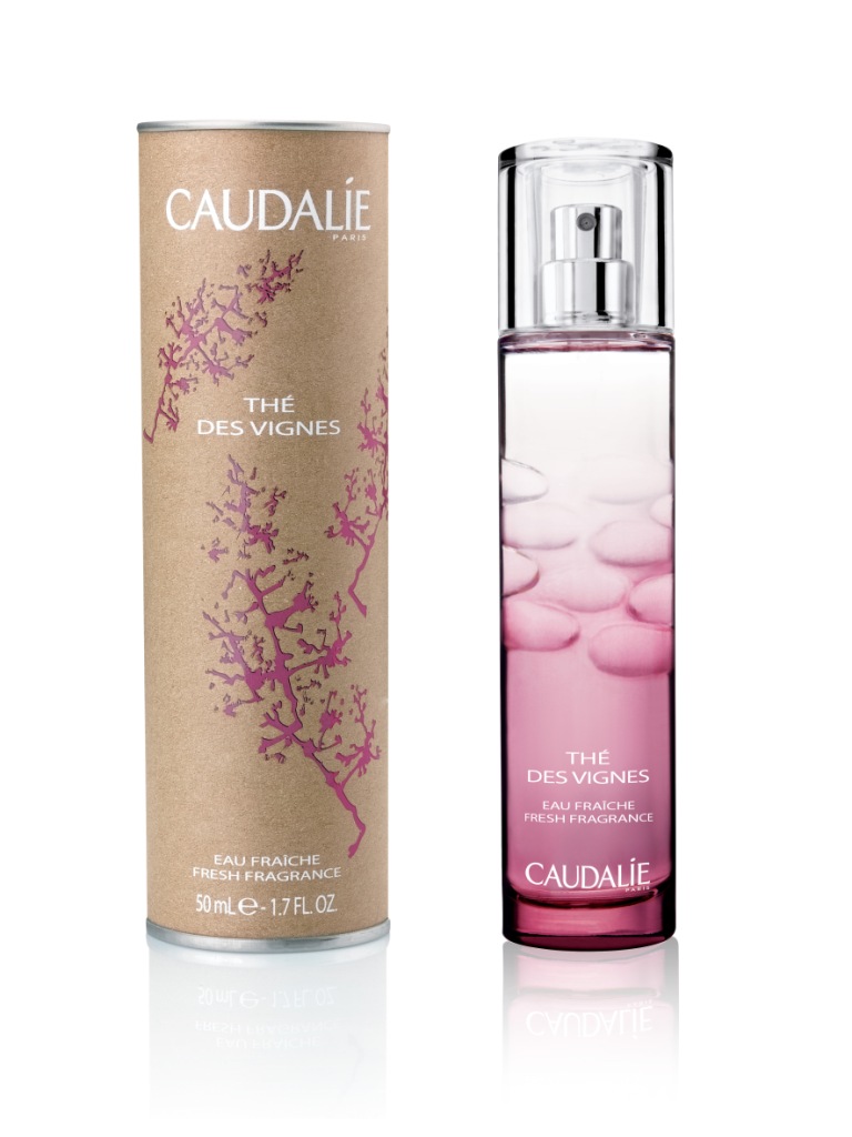 Caudalie Освежающая вода THE DES VIGNES Белый мускус-Цветы померанца- Имбирь 50мл099 Caudalie Освежающая вода THE DES VIGNES Белый мускус-Цветы померанца- Имбирь 50мл099The des Vignes - это необычайно мягкий, чувственный аромат. Это вечерняя вода, с загадкой, с волнующими нотами белого мускуса и нероли, с нежностью имбирного нектара, с акцентами флердоранжа и жасмина.