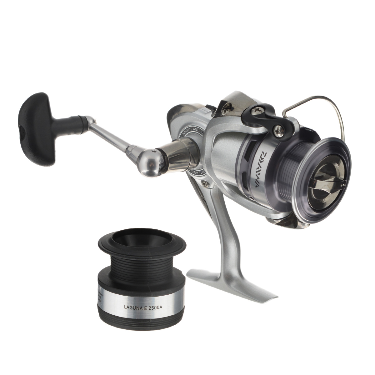 Катушка безынерционная Daiwa Laguna E 2500 A0049514 Катушка безынерционная Daiwa Laguna E 2500 A0049514Технология обработки шестерен Digigear выводит вращение Laguna E 2500 A на качественно новый уровень. Безупречное качества и мягкость вращение дополняет безлюфтовая рукоятка, выточенная из цельной заготовки. Отдельно стоит упомянуть про ролик лесоукладывателя с технологией Twistbuster, устраняющей нежелательное перекручивание лески и обеспечивающейкомфортный режим ловли. Дополнительная шпуля в комплекте.Вес катушки: 290 г.Емкость шпули: 0,25 мм - 190 м, 0,28 - 155 м, 0,3 мм - 130 м.Намотка за оборот ручкой: 79 см.
