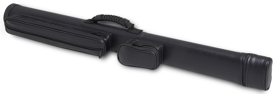 Тубус для киев Fortuna Magnum, с 2 отделениями для шафта, цвет: черный, 88 см03921 Тубус для киев Fortuna Magnum, с 2 отделениями для шафта, цвет: черный, 88 см03921Тубус Fortuna Magnum предназначен для хранения и переноски одного разборного кия и защищает его от внешнего воздействия, что позволяет сохранить ваш кий в идеальном состоянии. В конструкции тубуса предусмотрено 2 кармана для мелких аксессуаров (мелки, перчатка, инструменты). Тубус оснащен надежной ручкой и ремнем для переноски.Длина отделения для кия: 88 см.Длина кармана: 12 см.Длина второго кармана: 40 см.Форма конструкции: BA.Отделение для шафта: 2 шт.Отделение для турняка: 1 шт.