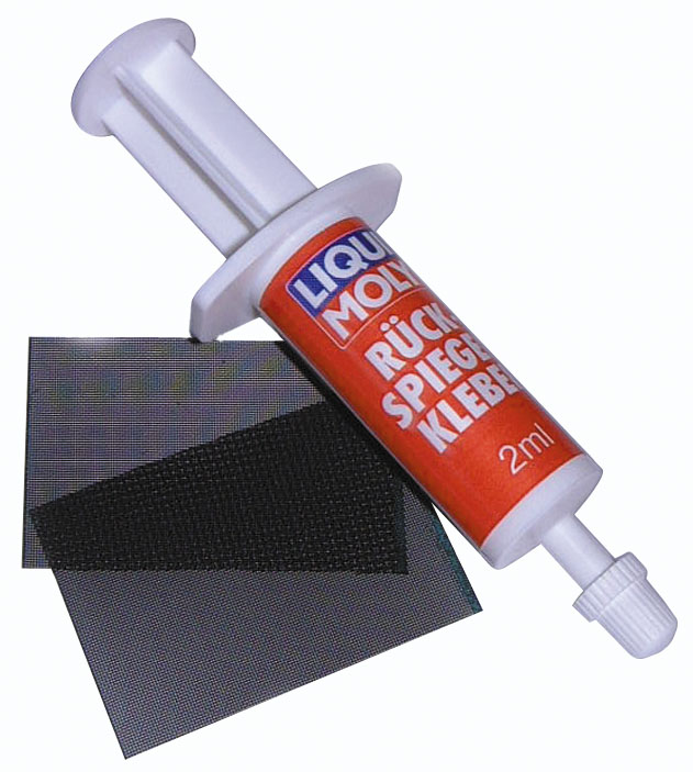 Клей для зеркал заднего вида LIQUI MOLY, 1 мл8059 Клей для зеркал заднего вида LIQUI MOLY, 1 мл8059Анаэробный клей LIQUI MOLY с высокой адгезией и подложкой в виде нейлоновой сеточки, которая служит основой для крепления зеркала и выполняет одновременно роль катализатора для клея, разработан специально для приклеивания металлических креплений зеркал к лобовому стеклу, а также для приклеивания металлических шарниров к боковым форточкам автомобиля. Клеевое основание компенсирует температурное расширение поверхностей, благодаря чему достигается высокая прочность соединения.Достоинства:высокая устойчивость против ударов и отрыва,отличная долговременная прочность,быстрое затвердевание.