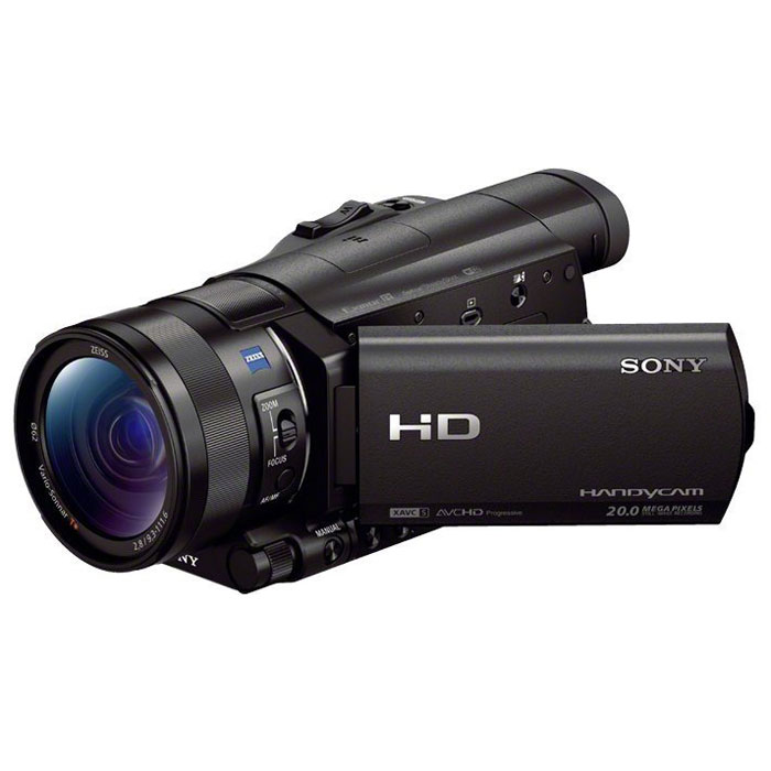 Sony HDR-CX900E видеокамераHDRCX900EB.CEN Sony HDR-CX900E видеокамераHDRCX900EB.CENКамера Sony HDR-CX900E для профессиональной съемки Full HD с матрицей Exmor R CMOS типа 1.0 для потрясающего качества изображения, высокой чувствительности при низкой освещенности и роскошного боке.Камера HDR-CX900E оснащена крупной матрицей Exmor R CMOS со светочувствительным элементом, который примерно в 4,9 раза крупнее, чем у матриц типа 1/2.88. Камера оснащена объективом ZEISS Vario-Sonnar T* с 12-кратным оптическим зумом с широкой и семилепестковой ирисовой диафрагмой для видео профессионального уровня и красивого боке. CX900E имеет зум Clear Image от Sony для высокой детализации при 12-кратном увеличении. Новый процессор изображений BIONZ X предлагает запись более ярких и реалистичных изображений в более высоком разрешении, а также запись с частотой 120 кадров/с.Подключайтесь по беспроводной связи к своему телефону, планшету или телевизору. Встроенные модули Wi-Fi и NFC позволяют в одно касание передавать видеоклипы и фотографии по беспроводному соединению с Handycam на ваш смартфон или планшет. Загрузите бесплатное мобильное приложение PlayMemories на свое устройство iOS или Android.Записывайте в форматах MP4 + AVCHD благодаря функции двойной видеозаписи. Камера CX-900E ведет съемку сразу в двух форматах: видео для интернета и видео в профессиональном качестве. Это позволяет загружать одни файлы по NFC/Wi-Fi, а другие — сохранять в высоком разрешении. Запись Full HD идет в форматах AVCHD или XAVC S.К радости энтузиастов, которые ищут максимальное творческое выражение, камера может вести видеосъемку в формате Full HD на скорости 50 Мбит/с и применении кодека XAVC S на основе профессионального стандарта XAVC. Благодаря этому оператор может передать мельчайшие детали каждой сцены, даже при быстрой проводке камеры. Кроме того, съемка с частотой 120 кадров/с фиксирует все движения, что обеспечивает красивый эффект замедленной съемки на повторах.Затвор: выдержка 1/8 — 1/10000 с