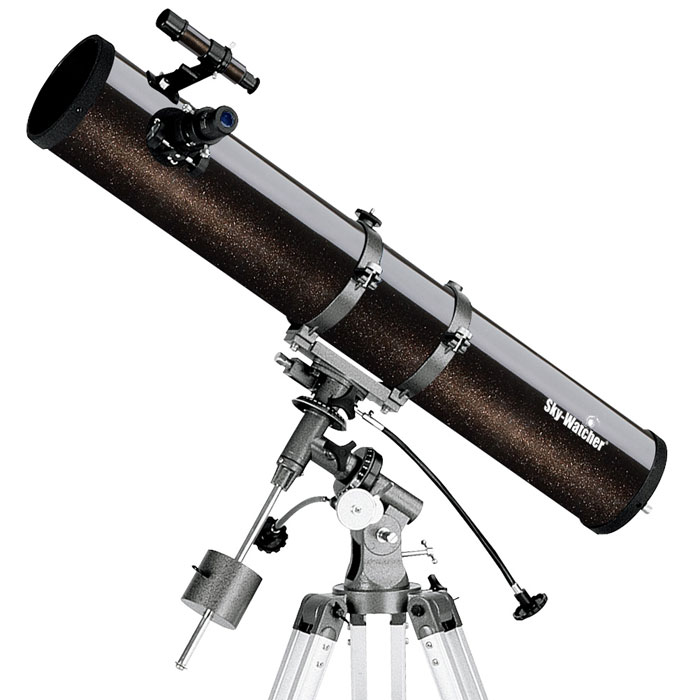 Sky-Watcher BK 1149EQ1 телескопBK 1149EQ1 Sky-Watcher BK 1149EQ1 телескопBK 1149EQ1Зеркальный телескоп Sky-Watcher BK 1149EQ1 станет прекрасным подарком для начинающего любителя астрономии. Данная модель идеальна для первого знакомства с дальним космосом. Телескоп отличается качественной оптикой и надежной конструкцией. Оптическая труба устанавливается на экваториальную монтировку, обеспечивающую точное ведение небесных тел во время наблюдений.Эта модель представляет собой рефлектор Ньютона. Достоинством телескопов такой схемы является полное отсутствие хроматических аберраций. Картинка получается яркой и четкой. С помощью телескопа можно увидеть множество далеких звезд, туманностей, галактик и других объектов дальнего космоса. Кроме того, данную модель можно использовать и для изучения планет Солнечной системы. В комплект входят окуляры 25 мм и 10 мм.Экваториальная монтировка EQ1 позволяет перемещать оптическую трубу за выбранным объектом. Механизмы тонких движений по обеим осям обеспечивают максимально плавный ход. Для астрофотографии на ось прямого восхождения рекомендуется установить моторный привод (в комплект не входит). Алюминиевая тренога регулируется по высоте.