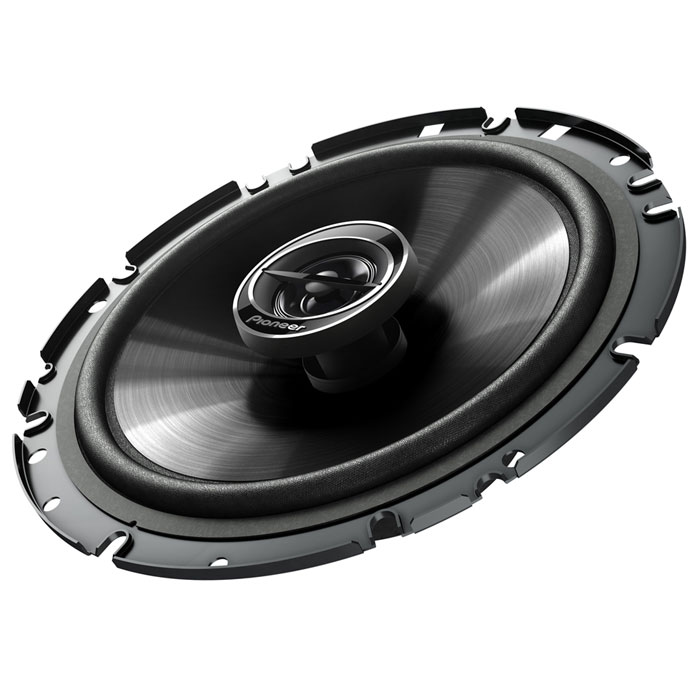 Pioneer TS-G1732I колонки автомобильныеTS-G1732I Pioneer TS-G1732I колонки автомобильныеTS-G1732IАвтомобильные колонки Pioneer TS-G1732I разработаны для мощного звука премиум класса, с прекрасным соотношением цены и качества. В их прочной конструкции предусмотрено несколько крепежных отверстий, что облегчает установку в автомобиль. Благодаря возможности работы с большей мощностью и высокойчувствительности , эти колонки могут воспроизводить глубокие, эффектные басы и естественные звук на высоких частотах – даже на высоком уровне громкости.Высококачественная диафрагма громкоговорителя из литого полипропилена с медным кольцом (IMPP) еще больше увеличивает частотный диапазон. Кроме того, медное кольцо минимизирует вихревые токи, а прочная диафрагма может воспроизводить тяжелые басы.Исключительно прочная, но легкая конструкция автомобильных колонок не только прекрасно звучит, но и замечательно выглядит. Кроме того, теперь их стало гораздо легче установить в самых разных автомобилях. Специальная сетка защищает Pioneer TS-G1732I от пыли.