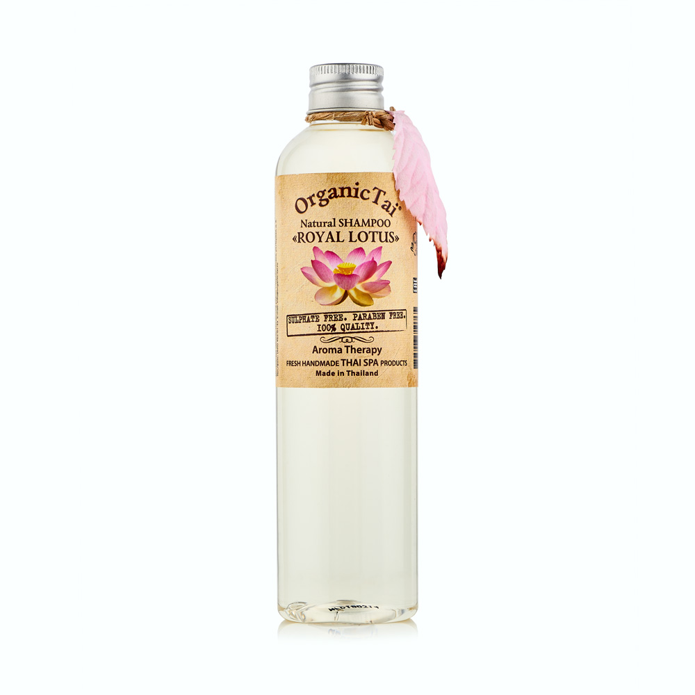 OrganicTai Натуральный шампунь для волос «КОРОЛЕВСКИЙ ЛОТОС» 260 мл8858816710765 OrganicTai Натуральный шампунь для волос «КОРОЛЕВСКИЙ ЛОТОС» 260 мл8858816710765Этот шампунь благодаря своему богатому натуральному составу прекрасно подойдет для всех типов волос. Подходит для ежедневного использования. РУЧНАЯ РАБОТА.ТАЙСКИЙ СПА. АРОМАТЕРАПИЯ. Уникальная формула. Не содержит воду, консерванты парабены и синтетические пенящиеся вещества сульфаты (без SLS, SLES и др.). Натуральная моющая основа. Мягкая формула с высокой концентрацией натуральных органических экстрактов и эфирных масел КОРОЛЕВСКОГО ЛОТОСА, ЖОЖОБА, АЛОЭ ВЕРА, ЗЕЛЕНОГО ЧАЯ, СЕМЯН ГРЕЙПФРУТА, ОГУРЦА, МОРСКИХ ВОДОРОСЛЕЙ И ПАНТЕНОЛОМ (ПРОВИТАМИН B5) делает этот шампунь идеальным при чувствительной коже, обеспечивает эффективное и бережное очищение. ЭФИРНОЕ МАСЛО КОРОЛЕВСКОГО ЛОТОСА, богатое флавоноидами и алколоидами, придает силу и молодость Вашим волосам, увлажняет, освежает, стимулирует активизацию обменных процессов в коже. Обладает успокаивающим действием, снимает чувство усталости, создает неповторимое ощущение свежести, устраняет нервное напряжение. Экзотический, прозрачный и глубокий аромат КОРОЛЕВСКОГО ЛОТОСА великолепный релаксант, оказывает гармонизирующее действие, является природным АФРОДИЗИАКОМ, сильным и чувственным. КОРОЛЕВСКИЙ ЛОТОС щедро одарит необыкновенным цветочным ароматом, который еще некоторое время будет тонко звучать на Ваших волосах. Этот шампунь поразит Вас своей эффективностью, очарует притягательным ароматом, порадует экономичностью.