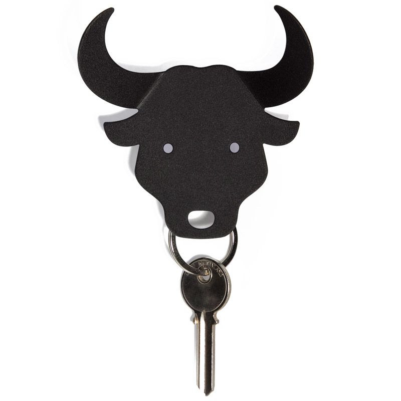 Держатель для ключей и аксессуаров Qualy Bull, цвет: черныйQL10152-BK Держатель для ключей и аксессуаров Qualy Bull, цвет: черныйQL10152-BKСтильныйметаллический держатель Бык - это грозный защитник для ваших ключейи теперь они будут в целости и сохранности.А на рога вы можете повесить кольца, браслеты, сумку или пакеты. Держатель надежно крепится к стене при помощи одного дюбеля и не упадет, даже если вы повесите связку сразу из нескольких ключей.