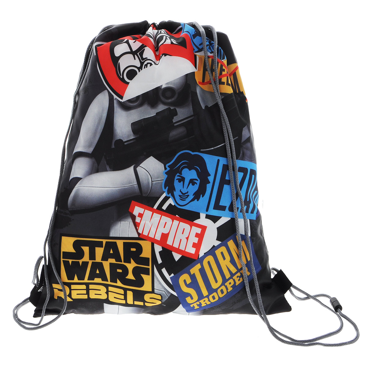 Star Wars Сумка-рюкзак для обуви цвет черно-серый SWCB-MT1-883SWCB-MT1-883 Star Wars Сумка-рюкзак для обуви цвет черно-серый SWCB-MT1-883SWCB-MT1-883Сумка для сменной обуви Star Wars идеально подойдет как для хранения, так и для переноски сменной обуви и одежды.Сумка выполнена из прочного водонепроницаемого полиэстера и содержит одно вместительное отделение, затягивающееся с помощью текстильных шнурков. Шнурки фиксируются в нижней части сумки, благодаря чему ее можно носить за спиной как рюкзак.Оформлено изделие изображением героя из фильма Звездные войны.Ваш ребенок с радостью будет ходить с таким аксессуаром в школу.