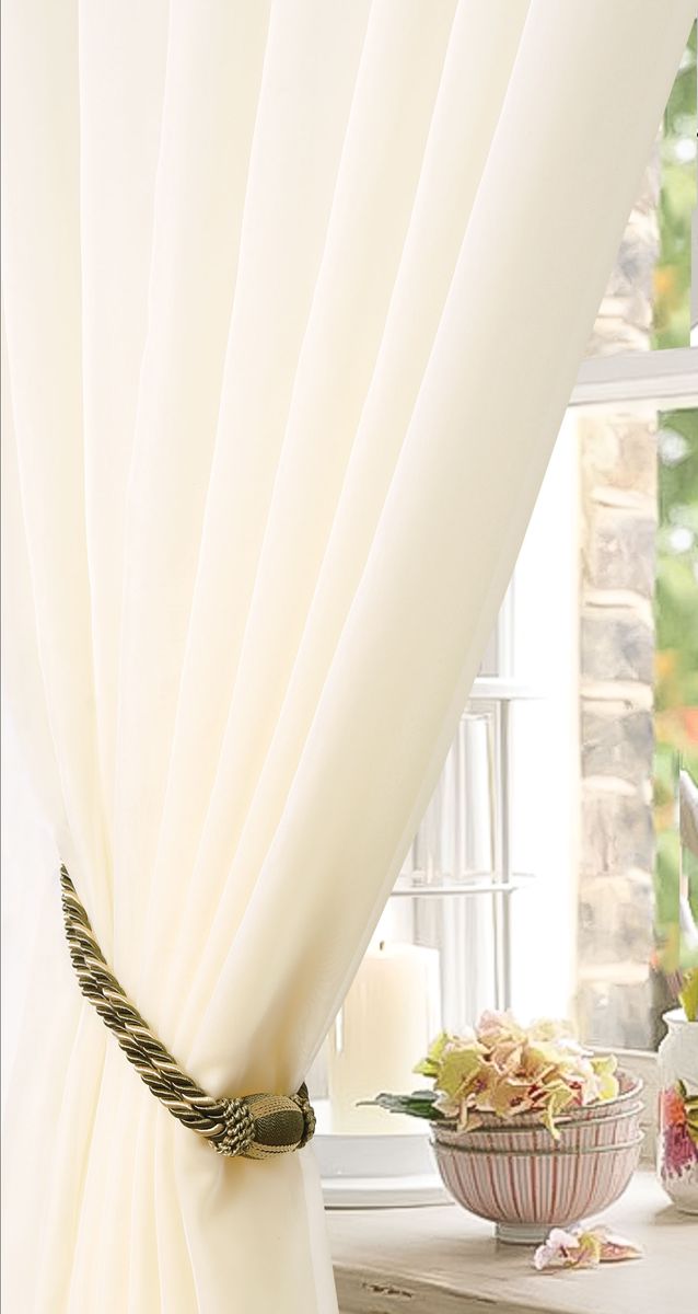 Штора готовая для гостиной Garden, на ленте, цвет: молочный, размер 175х260 см. с w191 v71002с w191 v71002 Штора готовая для гостиной Garden, на ленте, цвет: молочный, размер 175х260 см. с w191 v71002с w191 v71002Изящная тюлевая штора Garden выполнена из вуали (100% полиэстера). Полупрозрачная ткань, приятный цвет привлекут к себе внимание и органично впишутся в интерьер помещения. Такая штора идеально подходит для солнечных комнат. Мягко рассеивая прямые лучи, она хорошо пропускает дневной свет и защищает от посторонних глаз. Отличное решение для многослойного оформления окон. Штора Garden крепится на карниз при помощи ленты, которая поможет красиво и равномерно задрапировать верх.