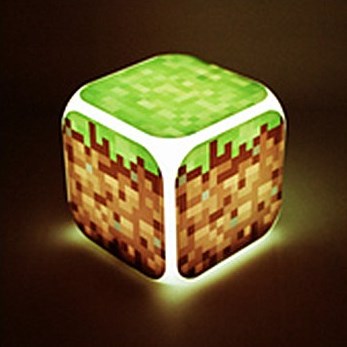 Minecraft Часы настольные пиксельные с подсветкой Блок землиN03350 Minecraft Часы настольные пиксельные с подсветкой Блок землиN03350Настольные часы Minecraft своим эксклюзивным дизайном подчеркнут оригинальность интерьера вашего дома. Изделие выполнено в виде блока с надписями ТНТ. Часы создающие настроение. Это - светильник, часы, будильник. Семь оттенков мягкой подсветки, термометр и календарь. Все данные отображаются на ЖК-дисплее.Настольные часы Minecraft станут прекрасным аксессуаром для вашего дома, либо прекрасным подарком, который обязательно понравится получателю. Необходимо докупить 4 батарейки типа ААА (в комплект не входят).