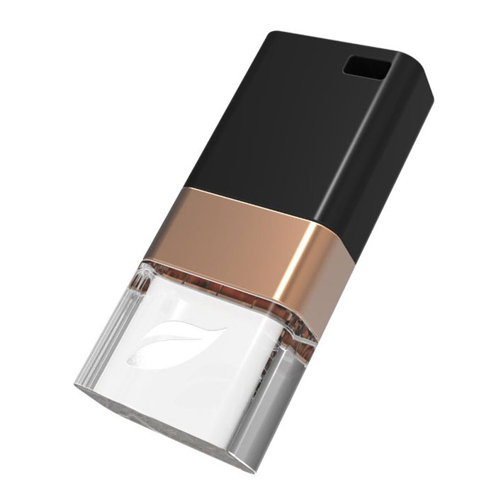Leef ICE 3.0 64GB, Copper USB-накопительLFICE3.0-064COP Leef ICE 3.0 64GB, Copper USB-накопительLFICE3.0-064COPТысячи лет медь высоко ценили за пластичность и красоту. Будь то заклепки на джинсах марки Levys, роскошные часы или украшения для дома, медный цвет добавляет лоска и престижа всему, к чему прикасается.Leef ICE 3.0 сочетает в себе благородную красоту меди и суперкомпактные размеры.Leef ICE 3.0 разрабатывался как самый стильный флеш накопитель. Для достижения требуемого эффектапри производстве используется метакриловая смола, которая позволяет создать кристально чистый блеск льдинки, преломляющей солнечный свет. Leef ICE 3.0 обладает ударопрочными свойствами, а также пыле-и влагостойкая, что позволяет защитить ваши воспоминания от любых испытаний.Системные требованияWindows 8, Windows 7, Windows XP (SP3), Windows Vista (SP1, SP2), Windows 2000, Apple Mac OS X и выше