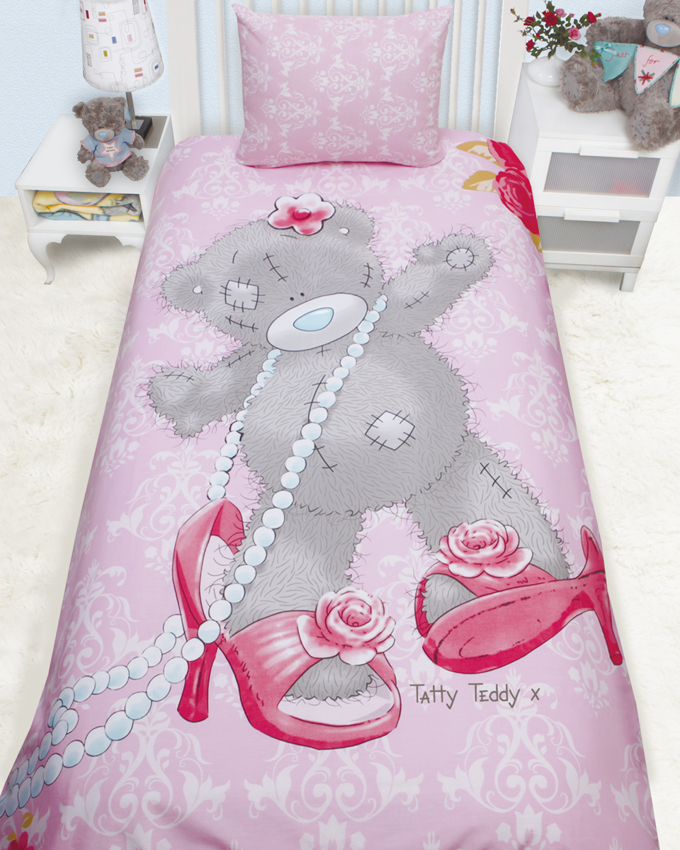 Mona Liza Комплект детского постельного белья Teddy модный 1,5-спальный521408 Mona Liza Комплект детского постельного белья Teddy модный 1,5-спальный521408Комплект детского постельного белья Mona Liza Teddy модный, состоящий из наволочки, простыни и пододеяльника, выполнен из натурального 100% хлопка.Такой комплект идеально подойдет для кроватки вашей малышки и обеспечит ей здоровый сон. Натуральный материал не раздражает даже самую нежную и чувствительную кожу ребенка, обеспечивая ему наибольший комфорт.Приобретая такой комплект постельного белья, вы можете быть уверенны в том, что ваш кроха будет спать здоровым и крепким сном.Уход: стрика 40°C, не отбеливать хлоросодержащими средствами, гладить при температуре не более 150°C, не подвергать химчистке, барабанная сушка при обычной температуре.