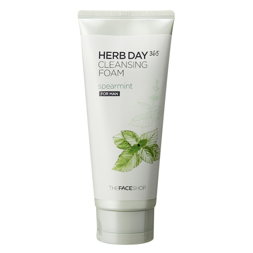 The Face Shop очищающее средство с экстрактом мяты для мужчин Herb Day 365, 170 млУТ000001423 The Face Shop очищающее средство с экстрактом мяты для мужчин Herb Day 365, 170 млУТ000001423Мята - Содержит до 2,5% эфирного масла. Благодаря высокому содержанию ментола имеет антибактериальный эффект: подавляет жизнедеятельность бактерий. Обладает достаточно сильным противовоспалительным и антисептическими свойствами. Пенка подходит для мужчин и для женщин. Средство содержит экстракты 9-ти трав и мяты, очищает поры, обладает охлаждающим эффектом и очищает кожу от накопившихся токсинов.
