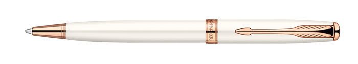 Parker Ручка шариковая Sonnet Pearl Lacquer PGTPARKER-S0947390 Parker Ручка шариковая Sonnet Pearl Lacquer PGTPARKER-S0947390Шариковая ручка Parker Sonnet Feminine Collection 2011 Pearl Lacquer из специальной женской коллекции Sonnet Feminine. Материал ручки - ювелирная латунь с лаковым покрытием белого жемчужного цвета, в отделке применяется розовое золото. В ручке используются стандартные шариковые стержни Parker, в комплект поставки входит один стержень черного цвета. Данный пишущий инструмент поставляется в фирменной подарочной коробке премиум-класса, что делает его превосходным подарком. В комплекте также идет гарантийный талон с международной гарантией на 2 года.Механизм поворотного действияДлина 13.2 смДиаметр (max) 10 ммЦвет белыйЦвет отделки розовыйОсобенности используются стандартные шариковые стержни ParkerСтержень в комплекте черный, M (средний)Комплектация: 1 стержень в ручке, подарочная коробка, гарантийный талон