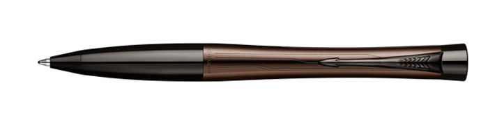 Parker Ручка шариковая Urban Premium цвет корпуса коричневый металликPARKER-S0949230 Parker Ручка шариковая Urban Premium цвет корпуса коричневый металликPARKER-S0949230Шариковая ручка Parker Urban Premium в коричневом корпусе из нержавеющей стали с лаковым покрытием имеет металлическую зону захвата и поворотный механизм.Стержень с синей пастой входит в комплект. Поставляется в индивидуальном футляре. Стильная ручка нового поколения. Urban Premium - правильный выбор для тех, кто понимает качество, как достижение лучшего по всем показателям - в виде надежной, динамичной, функциональной конструкции в сочетании с идеальным дизайнерским решением. Возвращение к городскому духу: смешение металлических эффектов.Толщина линии письма: 0.8 мм.