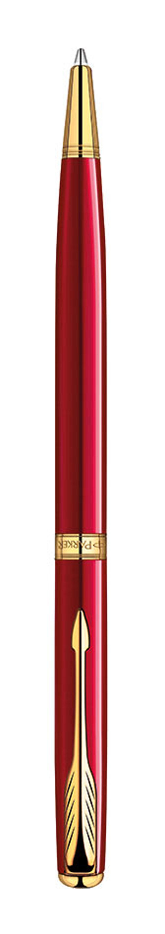 Parker Ручка шариковая Sonnet Slim Laque Red GTPARKER-S1859473 Parker Ручка шариковая Sonnet Slim Laque Red GTPARKER-S1859473Шариковая ручка Parker Sonnet Slim K439 Lacque Red GT из самой популярной коллекции Sonnet. Материал ручки - ювелирная латунь с лаковым покрытием восхитительного ярко-красного цвета, в отделке применяется позолота 23К. В ручке используются стандартные шариковые стержни Parker, в комплект поставки входит один стержень черного цвета. Данный пишущий инструмент обладает утонченным корпусом, всего 8 мм, и поставляется в фирменной подарочной коробке премиум-класса, что делает его превосходным подарком для девушки, а также для всех, кто предпочитает ручки с тонким корпусом. В комплекте идет гарантийный талон с международной гарантией на 2 года.Механизм поворотного действияДлина 13.2 смДиаметр (max) 8 ммЦвет красныйЦвет отделки золотойОсобенности используются стандартные шариковые стержни ParkerСтержень в комплекте черный, M (средний)Комплектация: 1 стержень в ручке, подарочная коробка, гарантийный талон