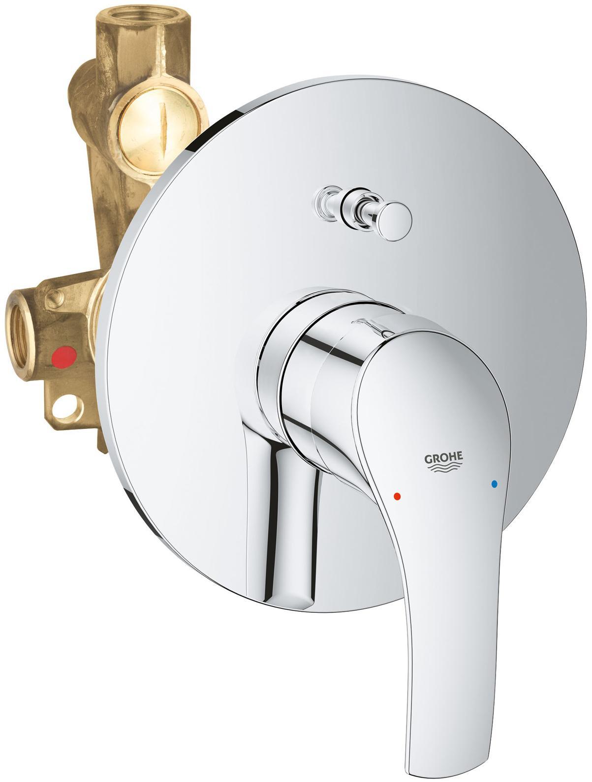 Смеситель для ванны GROHE Eurosmart New встраиваемый (со встроенным механизмом), хром33305002 Смеситель для ванны GROHE Eurosmart New встраиваемый (со встроенным механизмом), хром33305002GROHE Eurosmart: стильный и эффектный комплект наружного монтажа для ванны Этот комплект наружной части круглой формы предусматривает настенный монтаж и комплектуется встраиваемым смешивающим вентилем. Благодаря своему зеркальному блеску данное устройство преобразит интерьер Вашей ванной комнаты. Плавность и легкость регулировки температуры и напора воды обеспечивает технология GROHE SilkMove в сочетании с плавно изогнутым рычагом. Автоматический переключатель позволяет перенаправлять струю воды между выпусками для ванны и душа. Глянцевое хромированное покрытие GROHE StarLight придает данному элементу оборудования восхитительный блеск и неприхотливость в уходе. В интересах упрощения процесса монтажа и максимальной эстетичности готового результата, для данного комплекта наружной части предусмотрена установка без применения крепежа с помощью удобной системы GROHE QuickFix.Особенности:Настенный монтаж Состоит из: Набор для встроенного монтажа (арт. 19450002) со встроенным механизмом Технология GROHE SilkMove - керамический картридж 46 мм Регулируемый расход воды GROHE StarLight хромированная поверхность Автоматический переключатель: ванна\душ Встроенный клапан защиты от обратного потока GROHE QuickFix система быстрой установкиСерия: Eurosmart New; цвет: хром
