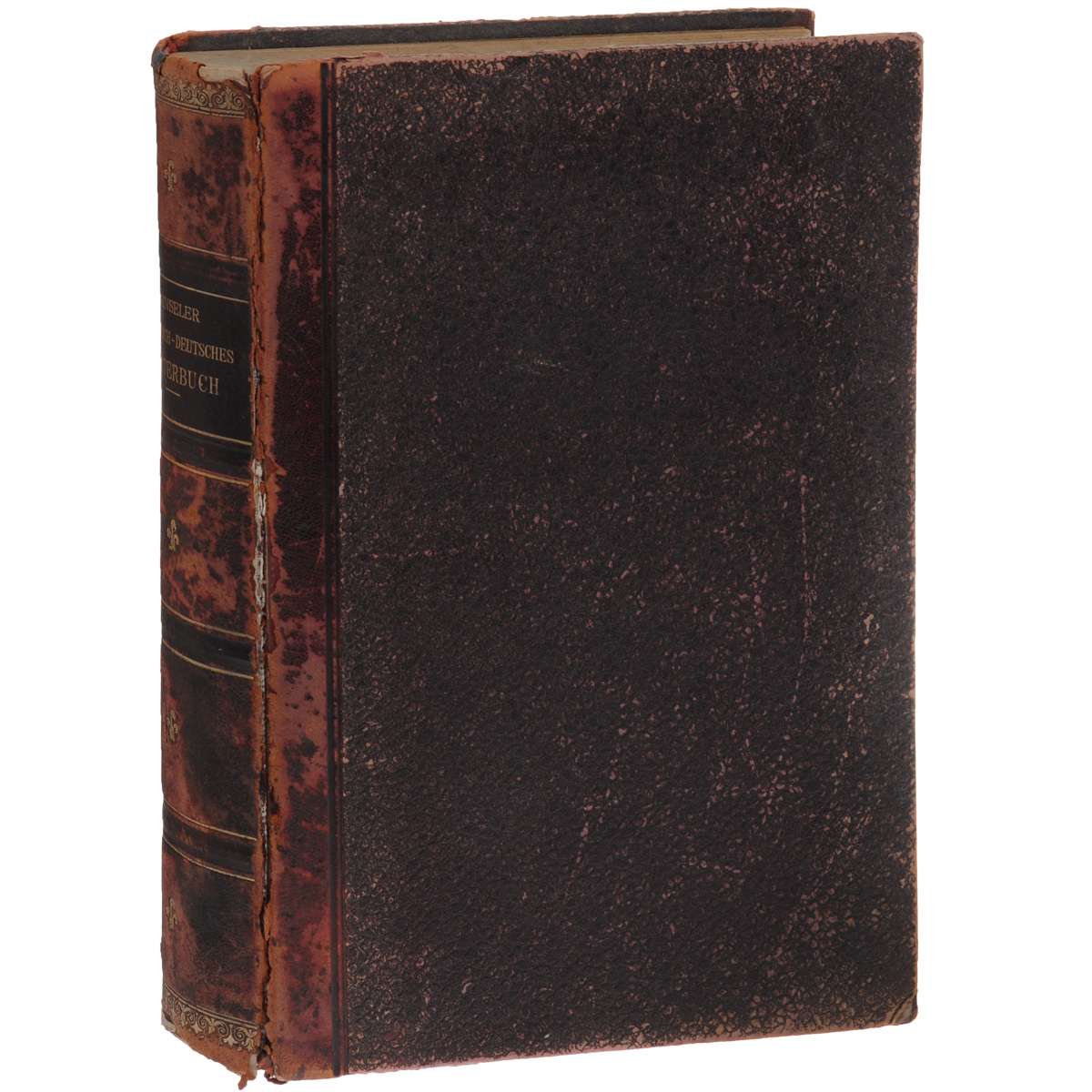 Benselers Griechisch-Deutsches SchulworterbuchX106 Benselers Griechisch-Deutsches SchulworterbuchX106Берлин, 1904 год. Druck and Verlag von B. G. Teubner. Издательский переплет. Сохранность хорошая. Сохранена оригинальная обложка.На страницах временные пятна, блок немного отходит от переплета, уголки и края переплета потерты.Dem Schuler fur seine griechische Schullekture ein leicht zu handhabendes und wohlfeiles Worterbuch zu liefern, war zwar die nachste Aufgabe, die sich der Verfasser des vorliegenden Werkes gestellt hatte; doch wurde dies, da es bereits derartige Werke gibt, sein Erscheinen allein noch nicht rechtfertigen, wenn nicht zugleich ein von dem bisherigen wesentlich abveichender Weg zur Erreichung dieses Zieles eingeschlagen worden ware.