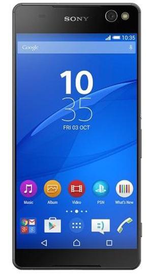 Sony Xperia C5 Ultra Dual, BlackE5533BLK Sony Xperia C5 Ultra Dual, BlackE5533BLKВ этом смартфоне основная камера - впереди... и сзади тоже! Теперь фото, снятые на основную и фронтальную камеры этого смартфона с двумя SIM-картами, невозможно отличить: они одинаково качественные! Обе камеры оснащены матрицей на 13 МП, широкоугольным объективом и функцией автоматического распознавания условий съемки, благодаря чему ваши селфи будут не менее яркими и четкими, чем фото городских пейзажей. Функция автоматического распознавания условий съемки во фронтальной и основной камерах. Обе камеры Xperia C5 Ultra Dual - основная и фронтальная для селфи - поддерживают функцию автоматического распознавания условий съемки, которая сама регулирует параметры, чтобы фотографии всегда получались отличными. Благодаря этому ваши фото и селфи будут выглядеть профессионально, даже когда вы снимаете при ярком контровом освещении либо ночью при свете звезд. Уникальная вспышка Selfie Flash Фронтальная камера для селфи на Xperia C5 Ultra Dual оснащена мягкой светодиодной вспышкой Selfie Flash, благодаря которой вы будете отлично выглядеть на снимках при любом освещении. В отличие от большинства вспышек, Selfie Flash на Xperia C5 Ultra Dual имеет квадратную форму, а не круглую, поэтому более равномерно освещает кадр. А еще эта вспышка автоматически подстраивается под условия освещения и подсвечивает объекты в кадре наиболее естественным образом. Xperia C5 Ultra Dual: когда любой свет - идеальный.Xperia C5 Ultra Dual оснащен знаменитой технологией Sony для съемки при тусклом свете, благодаря чему вы сможете снимать отличные кадры в помещении и даже ночью. А благодаря матрице Exmor RS для мобильных устройств и технологии HDR ваши фото будут четкими и резкими независимо от места и времени съемки.Развлечения на большом экране.Xperia C5 Ultra Dual оснащен огромным 6-дюймовым дисплеем Full HD, созданным на основе передовых телевизионных разработок Sony. Технология Mobile BRAVIA Engine 2 обеспечивает особую четкость и контрастность изображения. А еще на этом селфи-смартфоне особенно удобно смотреть фото и видео, ведь технология IPS обеспечивает отличное изображение и цветопередачу под любым углом дисплея. Тонкий премиум-смартфон от Sony с большим дисплеем.Если у вас есть Xperia C5 Ultra Dual с его огромным 6-дюймовым дисплеем, вам даже не понадобится компьютер или планшет. К тому же никакой компьютер не подчеркнет ваш стиль так, как тонкий, элегантный смартфон от Sony. Благодаря невероятно узкой, едва заметной рамке он выглядит легким и изящным. Эффектный дизайн довершают стильный алюминиевый обод и чуть изогнутая задняя панель, благодаря которой Xperia C5 Ultra Dual не только радует глаз, но и и приятно ложится в руку. Среди доступных цветов - черный, белый и необычный мятный. Одна рука занята? Не беда! На Xperia C5 Ultra Dual комфортно писать SMS даже одной рукой, несмотря на большой дисплей. Просто проведите пальцем по экрану по диагонали, и включится режим управления одной рукой, при котором активная область дисплея уменьшается до 4 дюймов. В обычный режим можно в любой момент вернуться одним касанием. Аккумулятор все работает и работает. Xperia C5 Ultra Dual создан с мыслью об эффективности. Каждая малейшая деталь в нем тщательно продумана так, чтобы работать на результат, а невероятно мощный аккумулятор, обеспечивающий длительное использование без подзарядки, гарантирует: этот Android -смартфон будет работать столько, сколько вам нужно. Режим Ultra STAMINA - использование заряда батареи по полной.Наша жизнь полна неожиданностей. Часто бывает так, что смартфон вот-вот отключится, а зарядного устройства под рукой нет. На помощь вам придет режим Ultra STAMINA, в котором отключаются все функции, кроме самых важных (например, звонков и SMS), чтобы смартфон смог проработать как можно дольше. Супербыстрые LTE-сети.Этот смартфон оснащен встроенным LTE/4G-модемом, который позволяет работать в Интернете со скоростью входящего трафика до 150 Мбит/с и исходящего - до 50 Мбит/с. 8-ядерный смартфон с молниеносной скоростью работы.Запускайте параллельно разные приложения, работайте в Интернете и смотрите видео в потоковом режиме: вам больше не придется подолгу ждать, пока загрузится страница или ролик. Усовершенствованный восьмиядерный процессор с частотой 1,7 ГГц позволяет работать с максимальной производительностью и скоростью, не расходуя при этом лишнюю энергию аккумулятора. Процессор асинхронный, то есть его ядра запускаются и отключаются независимо друг от друга. Таким образом, вы получаете именно ту мощность, которая нужна вам в данный момент, не расходуя заряд аккумулятора без необходимости. Включите музыку громче.Чтобы раскачать вечеринку, нужна музыка. Громкая музыка. Динамик Xperia C5 Ultra Dual способен выдавать звук громкостью до 95 децибел, поэтому от вас требуется только выбрать драйвовую композицию, сделать погромче и веселиться! Кристально чистый звук.Благодаря трем технологиям ClearAudio+ - Clear Stereo, Clear Bass и Clear Phase - ваши композиции будут звучать действительно чисто. А с автоматической настройкой параметров вы сможете ни о чем не думать и просто наслаждаться музыкой. Почувствуйте басы.Технология увеличения громкости xLOUD заставляет звучать музыку глубже и ярче, повышая качество воспроизведения басов.