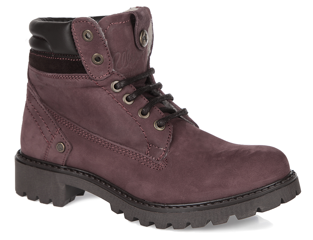 Ботинки женские Wrangler Creek Fur, цвет: бордовый. WL142500/F-90. Размер 37WL142500/F-90 Ботинки женские Wrangler Creek Fur, цвет: бордовый. WL142500/F-90. Размер 37WL142500/F-90Удобные женские ботинки Creek Fur от Wrangler прекрасно подойдут для повседневного использования. Модель выполнена из натурального нубука и декорирована фирменным тиснением на заднике и язычке. Шнуровка идеально зафиксирует обувь на вашей ноге. Подкладка и стелька из искусственного меха сохранят ваши ноги в тепле. Каблук и подошва с протектором гарантируют устойчивость на любой поверхности. В этих ботинках вашим ногам будет комфортно и уютно. Они подчеркнут ваш стиль и индивидуальность.
