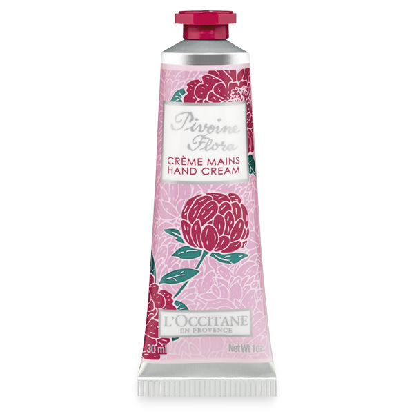 LOccitane Крем для Рук Пион 30мл337059 LOccitane Крем для Рук Пион 30мл337059В странах Средиземноморья существует легенда о прекрасной нимфе Пеонии, которую так любили боги, что одна ревнивая богиня превратила ее в цветок с тысячей лепестков – пион. С тех пор этот символ красоты распускается каждую весну и наполняет мир своим ароматом.Крем для рук «Пион» вобрал в себя глубокий аромат лепестков цветущего пиона. Этот аромат – воистину цветочный эликсир женственности. Обогащенный маслом карите, маслом виноградных косточек и кокосовым маслом, он смягчает кожу рук и придает ей тонкий цветочный аромат пионов. Крем быстро впитывается, ухаживает и защищает кожу рук.