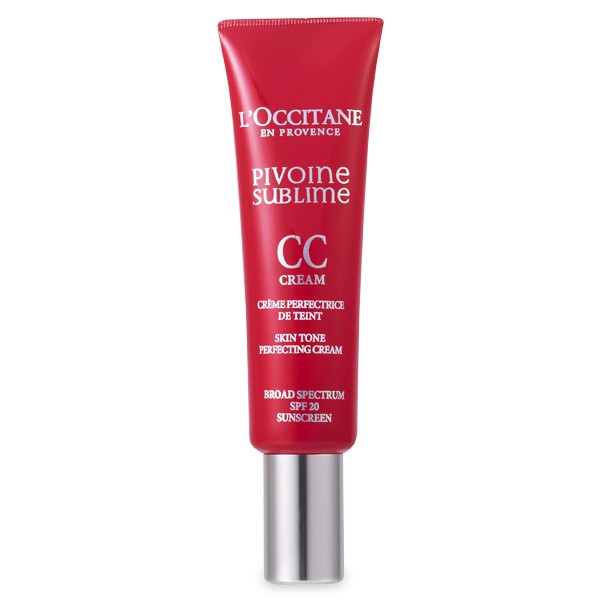 LOccitane CC-крем Совершенный пион 30 мл, бежевый344712 LOccitane CC-крем Совершенный пион 30 мл, бежевый344712Крем с бархатистой текстурой содержит комплекс Совершенный пион, CC-пигменты и перламутровые частицы. Его можно использовать как разглаживающую базу под макияж с эффектом сияния или как отдельное средство для создания естественного макияжа. При контакте с кожей шелковистая текстура крема преобразуется, придавая ей естественный оттенок. Цвет лица выглядит ровным и сияющим. Несовершенства кожи становятся менее заметными.