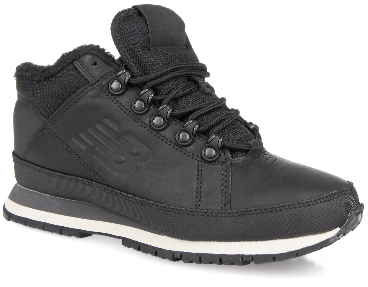 Кроссовки мужские New Balance 754, цвет: черный. HL754BN/D. Размер 8 (41,5)HL754BN/D Кроссовки мужские New Balance 754, цвет: черный. HL754BN/D. Размер 8 (41,5)HL754BN/DСтильные мужские кроссовки от New Balance 754 идеально подойдут для активных людей. Верх модели выполнен из натуральной кожи со вставкой из полиэстера. Нейлоновая вставка вдоль ранта обеспечивает дополнительную защиту. Сбоку модель оформлена фирменным тиснением. Подкладка и стелька из искусственного меха согреют ваши ноги в холодную погоду. Удобная шнуровка надежно фиксирует модель на стопе. Рельефная подошва обеспечивает идеальное сцепление с различными поверхностями. В таких кроссовках вашим ногам будет комфортно и уютно.