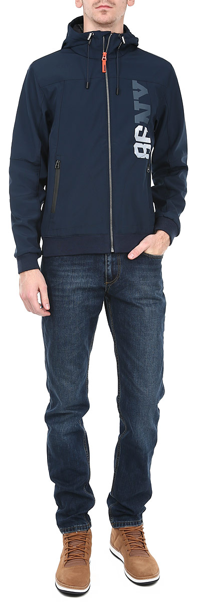 Куртка мужская Broadway, цвет: синий. 10151381 599-navy orig.. Размер S (46)10151381 599-navy orig. Куртка мужская Broadway, цвет: синий. 10151381 599-navy orig.. Размер S (46)10151381 599-navy orig.Стильная мужская куртка Broadway - прекрасный вариант для повседневного использования, который обеспечит вам комфорт в прохладную погоду. Ее дизайн разработан специально для энергичных спортивных мужчин. Модель свободного кроя, изготовлена из высококачественных материалов и застегивается на застёжку-молнию по всей длине изделия. Лицевая сторона куртки гладкая, внутренняя - флисовая. Регулируемый капюшон с подкладкой, эластичная резинка понизу и на манжетах, обеспечивают дополнительную защиту от ветра и холода. Спереди расположены врезные карманы на молнии. Декорирована куртка надписью 86 NV. Эта куртка послужит отличным дополнением к вашему гардеробу.
