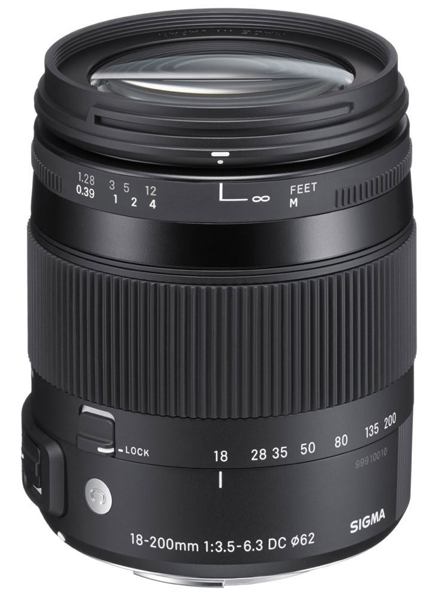 Sigma AF 18-200mm F/3.5-6.3 DC MACRO OS HSM/C, Black объектив для Canon885954 Sigma AF 18-200mm F/3.5-6.3 DC MACRO OS HSM/C, Black объектив для Canon885954Объектив Sigma AF 18-200mm F/3.5-6.3 DC MACRO OS HSM/C с переменным фокусным расстоянием разработан для цифровых зеркальных фотокамер. Корпус из высококачественных материалов имеет легкий вес и небольшие размеры, благодаря чему его легко транспортировать и он чрезвычайно удобен для работы.Два элемента из низкодисперсионного стекла (SLD, Special Low Dispersion) и две гибридные асферические линзы в конструкции объектива уменьшают искажения и аберрации. Система оптической стабилизации позволит не прибегать к помощи штатива и фотографировать объекты в любом удобном для вас месте, не нося с собой громоздкое оборудование. Изображения всегда будут получаться четкими и резкими. Для быстрой и бесшумной автофокусировки при макросъемке и съемки видео объектив оборудован ультразвуковым мотором.