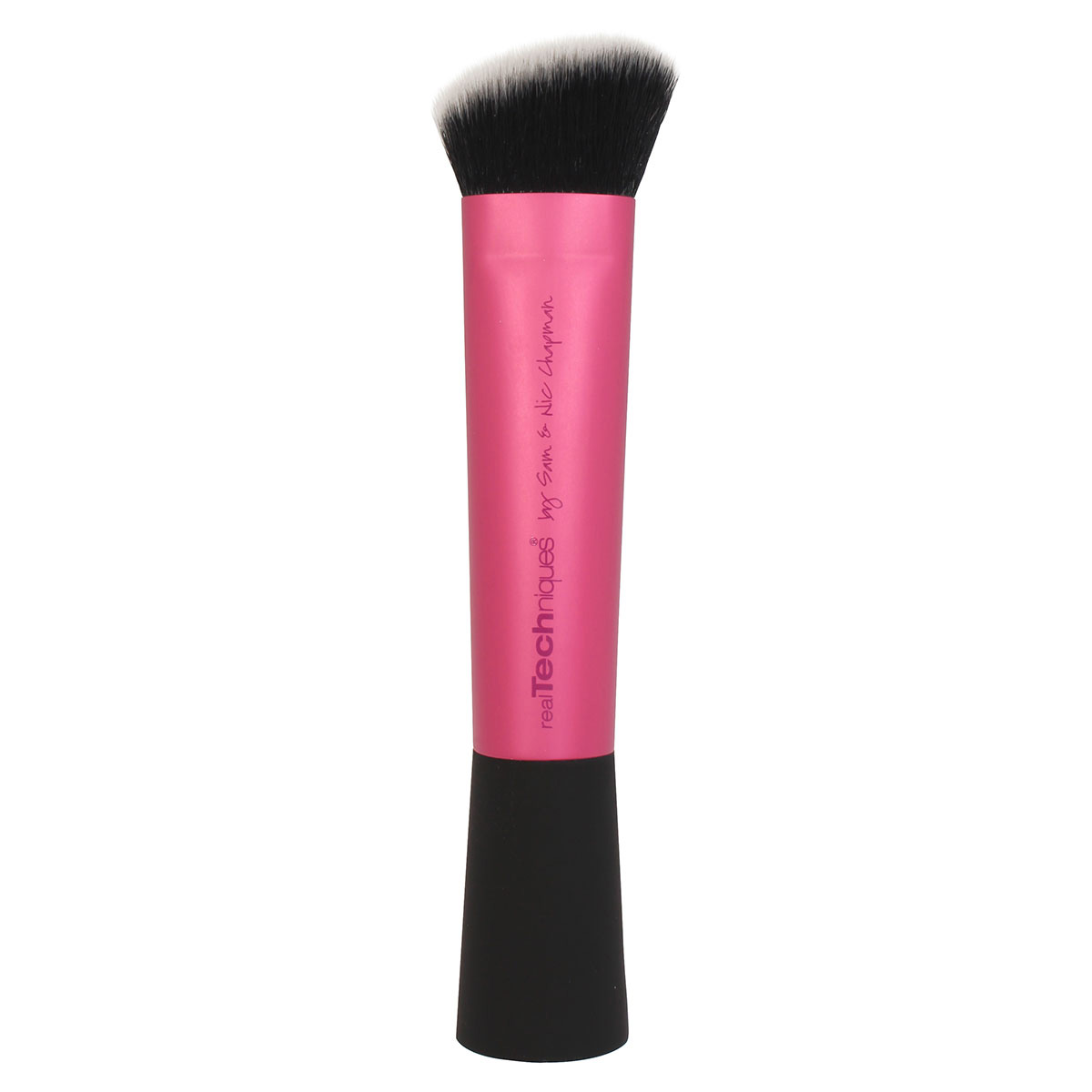 Real Techniques Кисть для контурирования Sculpting Brush1432М Real Techniques Кисть для контурирования Sculpting Brush1432МReal Techniques Sculpting Brush — широкая кисть для контурирования со скошенным ворсом, помогающая визуально изменить овал лица и сделать его черты более яркими. Нежный, мягкий ворс легко скользит по коже, безупречно распределяя как кремовые, так и сухие текстуры.Благодаря Sculpting Brush средства для контурирования и бронзеры ложатся на кожу без разводов и пятен, прекрасно растушевываются и смешиваются, а также приобретают дополнительную стойкость. Кроме того, кисть может использоваться для идеальной растушевки румян, помогая сделать эффект от их использования более естественным.