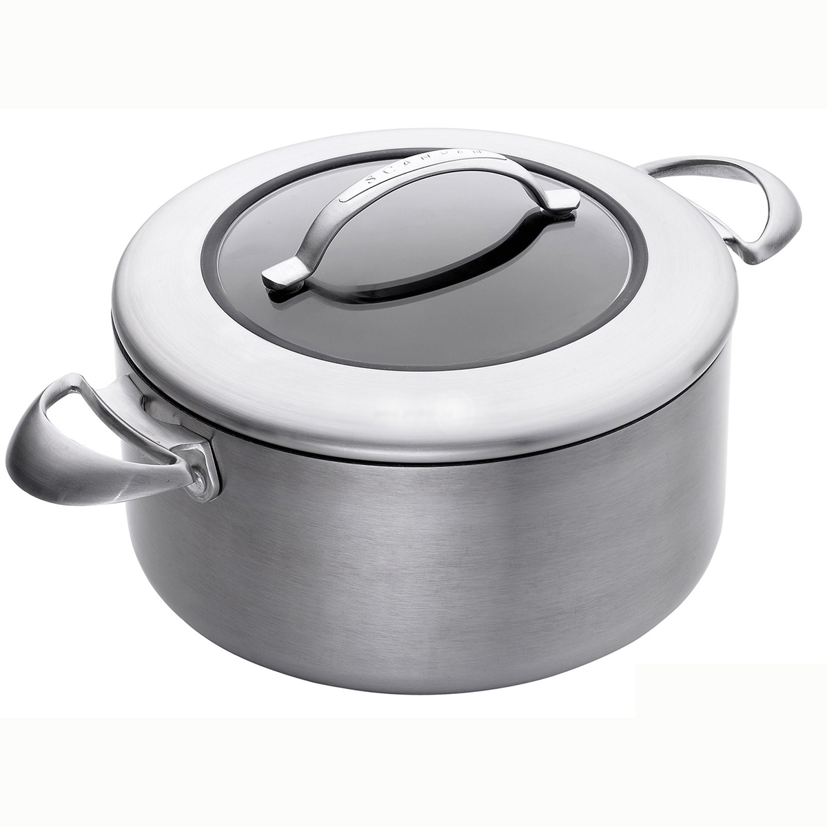 Кастрюля Scanpan CTX с крышкой, с антипригарным покрытием, 6,5 л65252600 Кастрюля Scanpan CTX с крышкой, с антипригарным покрытием, 6,5 л65252600Кастрюля Scanpan CTX изготовлена из высококачественного литого алюминия. Внутреннее высокопрочное антипригарное покрытие обеспечивает непревзойденную стойкость к царапинам. Специальное утолщенное дно позволяет быстро и равномерно нагреваться. Изделие оснащено крышкой из жаропрочного стекла. Благодаря литым ручками ее можно использовать в духовке. Материал выдерживает температуру до 260°С.Подходит для всех типов плит, включая и индукционные. Можно мыть в посудомоечной машине.
