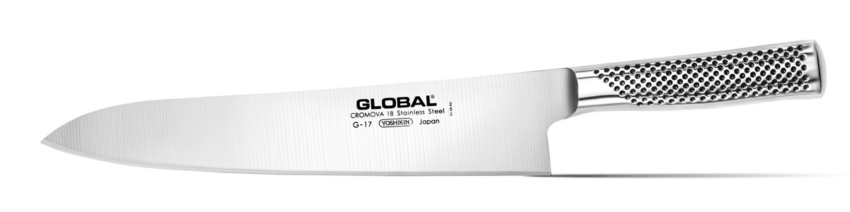 Нож поварской Global, длина лезвия 27 смG-17 Нож поварской Global, длина лезвия 27 смG-17Бренд Global выбор многих поваров со всего мира, ножи этого производителя известны своей универсальностью и исключительной ловкостью.Отличительной чертой японских ножей Global являются их рукоятки и уникальная бесшовная конструкция. Рукоятки и лезвия изготовлены из одного, цельного полотна нержавеющей стали, что делает ножи максимально гигиеничными и прочными. На них не скапливается грязь, и их очень легко мыть. Покрытие рукоятки специальными ямочками-впадинами, обеспечивает удобный и надежный захват.Лезвие изготовлено из специального материала Cromova 18 Sanso, который состоит из трех слоев нержавеющей стали (центрального и двух боковых). Центральный слой режущей поверхности сделан из нержавеющей стали Cromova 18 (хром, молибден, ванадий) с твердостью по шкале Роквелла 58-59 единиц и заточен к острому краю, что дает удивительные результаты при резке. Этот слой заключен между двумя боковыми слоями более мягкой нержавеющей стали SUS 410, что помогает защитить лезвие от скалывания и коррозии. Еще одной важной отличительной характеристикой ножа является его идеальная балансировка. Полая ручка ножа заполнена песком, количество которого точно рассчитано, чтобы обеспечить наиболее оптимальное соотношение веса лезвия и рукоятки. Этот метод позволяет добиться максимально точной балансировки.Не рекомендуется использование в посудомоечной машине.