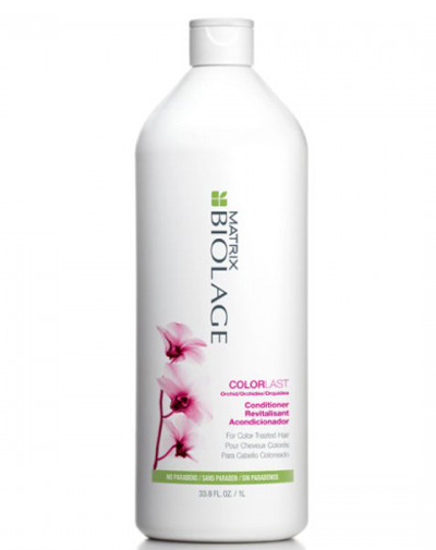 Matrix Biolage Colorlast Кондиционер 1лP0831800 Matrix Biolage Colorlast Кондиционер 1лP0831800Уникальный кондиционер насыщает окрашенные волосы влагой, продлевая глянцевый блеск их яркого цвета. Придает мягкость, защищает глубину цвета и облегчает расчесывание. Не содержит парабенов.