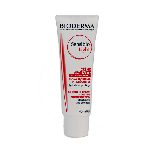 Bioderma ЛАЙТ крем Sensibio40 мл28694 Bioderma ЛАЙТ крем Sensibio40 мл28694Повышает устойчивость кожи к внешней агрессии. Снижает секрецию провоспалительных медиаторов. Мгновенно успокаивает увлажняет. Защищает от ежедневных агрессий. Великолепная переносимость.Мгновенно успокаивает и увлажняет