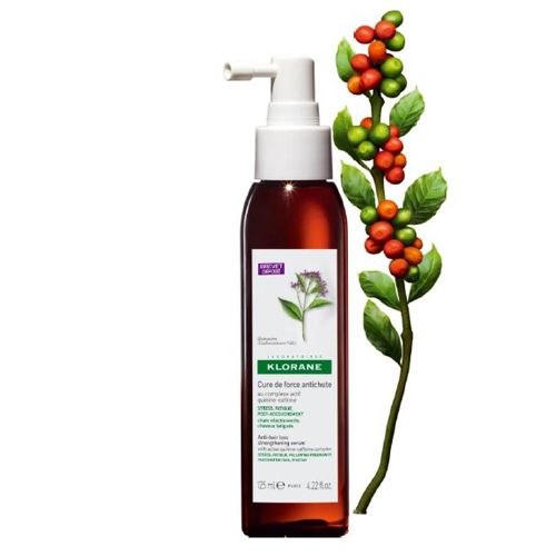 Klorane Концентрат Thinning Hair укрепляющий от выпадения волос с комплексом Хинина и Кофеина 125 млC33769 Klorane Концентрат Thinning Hair укрепляющий от выпадения волос с комплексом Хинина и Кофеина 125 млC33769Комплекс Хинина и Кофеина,(запатентованная формула), который стимулирует естественный рост волос и восстанавливает их жизненную силу. От корней до кончиков.Доказанная эффективность: стимулирование роста волос +30%Решает проблемы, связанные с реакционным выпадением волос, а также укрепляет уставшие ослабленные волосы. Настоящий источник энергии для волос, восстанавливающий их жизненную силу - от корней до кончиков.Как работает- Активирует микроциркуляцию в коже головы- Стимулирует процесс клеточного деления- Защищает волосяную луковицу от воздействия свободных радикалов- Оказывает укрепляющее действие на структуру кератинаНОВШЕСТВО: воздействует непосредственно в центр волосяного фолликула, стимулируя активность 3 основных генов, принимающих активное участие в борьбе с реакционным выпадением волосСпустя 6 недель применения:- процесс выпадение волос замедляется- стимулирование естественного роста волос- объем волос увеличивается- волосы становятся более сильными и прочными- волосы мягкие, приобретают тонус, легко укладываются Стимулирует естественный рост волос и восстанавливает их жизненную силу
