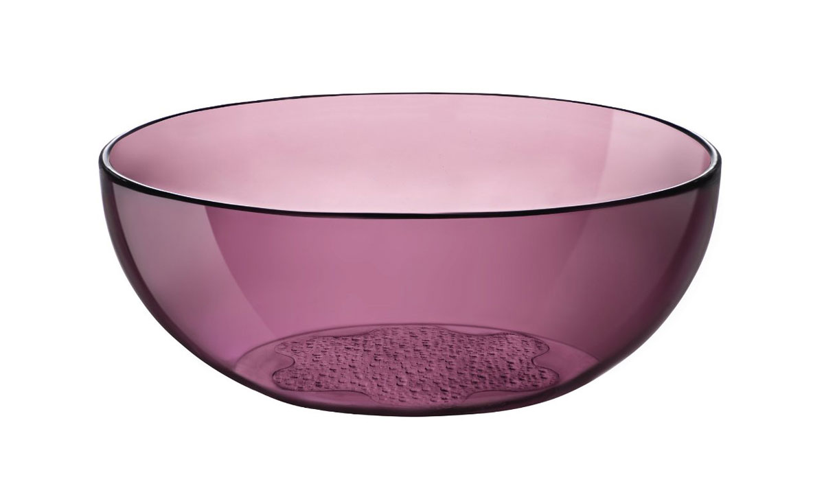 Салатник Bormioli Rocco Hya Purple, цвет: бордовый, диаметр 23 см460530F26321990 Салатник Bormioli Rocco Hya Purple, цвет: бордовый, диаметр 23 см460530F26321990Салатник Bormioli Rocco Hya Purple выполнен из высококачественного стекла. Дно изделия с внешней стороны оформлено рельефным рисунком. Функциональный и вместительный, такой салатник станет достойным дополнением к вашему кухонному инвентарю.Диаметр салатника по верхнему краю: 23 см.Высота стенки салатника: 8,5 см.