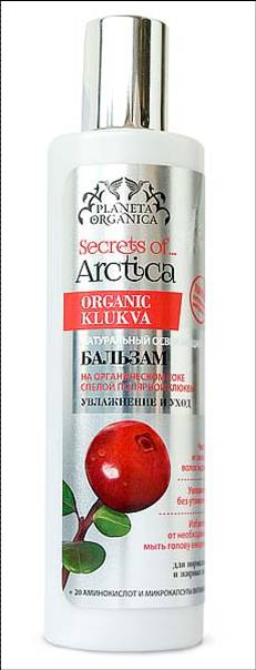Planeta Organica Secrets of Arctica Бальзам для волос Увлажнение и уход освежающий, 280 мл071-04-3466 Planeta Organica Secrets of Arctica Бальзам для волос Увлажнение и уход освежающий, 280 мл071-04-3466Спелая полярная клюква, собранная после первых заморозков, сосредоточила в себе запас биологически-активных веществ, оказывающих балансирующее действие на состояние волос и кожи головы. Клюква решает проблему повышенной сальности головы, позволяя волосам надолго оставаться чистыми и легкими, избавляя вас от необходимости мыть голову ежедневно. Сочная полярная клюква, насыщенная высокоэффективными антиоксидантами, защищает волосы от разрушения, увлажняет, избавляет от ломкости по всей длине. 20 аминокислот и микрокапсулы витамина D восполняют потери питательных веществ, необходимых для здоровья волос. В результате регулярного применения кожа головы наполняется крепким сибирским здоровьем, а волосы искрятся блеском северного сияния.Особенности состава: * Органические ингредиенты. Fruit juice* (органический сок клюквы), Organic Leontopodium Alpinum Flower/Leaf Extract* (органический экстракт эдельвейса), Organic Origanum Vulgare Leaf Extract* (органический экстракт душицы), + Гидролизованная гиалуроновая кислота Эффект: увлажнение и уход.